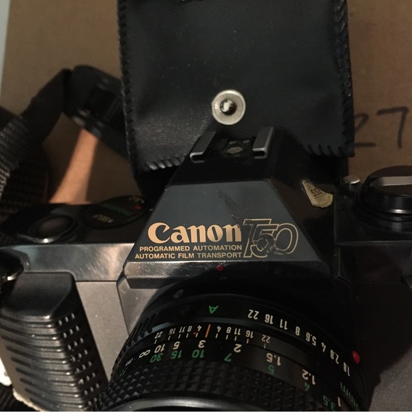 Vintage Canon T50, with accessories - Picture 7 of 7